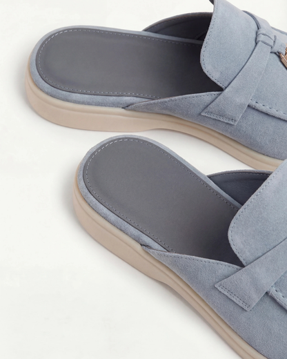 Mule in camoscio blu cielo in stile mediterraneo