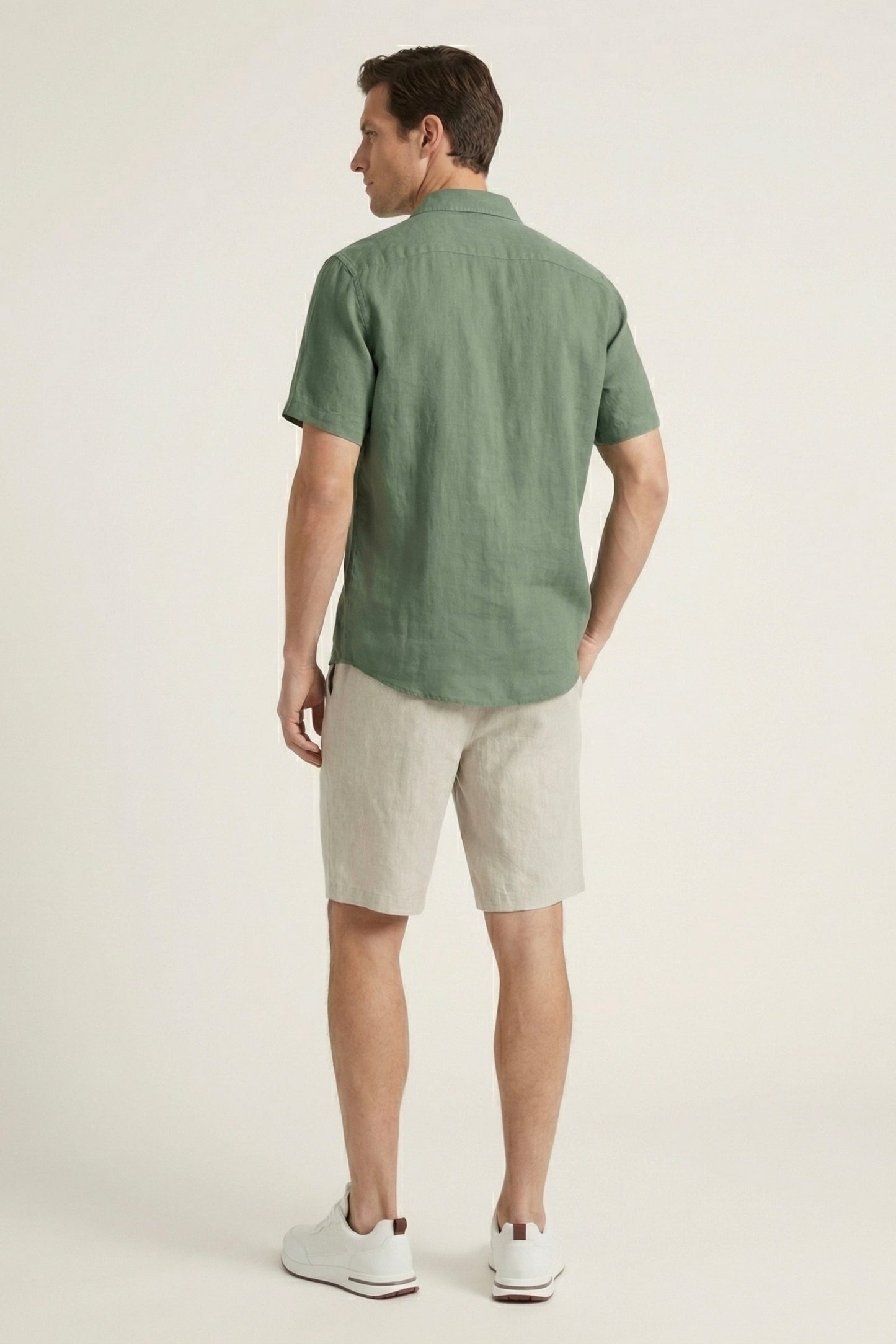 Camicia e Pantaloni Corti in Lino Verde/Beige