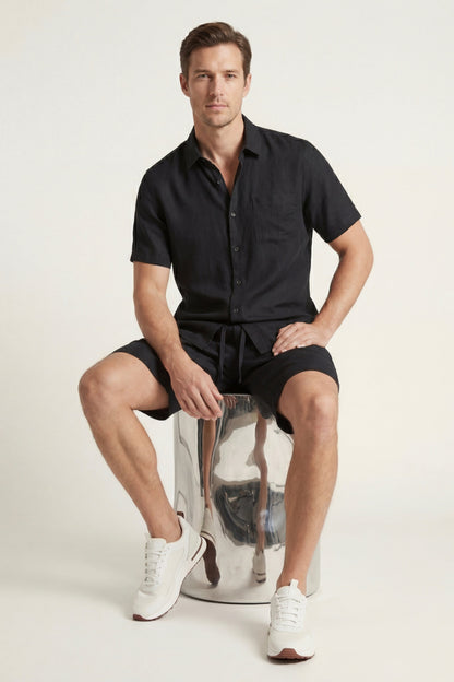 Camicia e pantaloni corti in lino neri di Verona